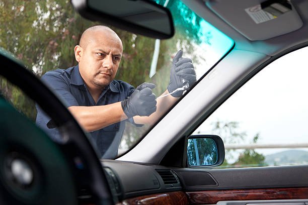 Experience Swift Hassle Free Auto Glass Repair & Windshield Replacement with Valley Mobile Auto Glass!