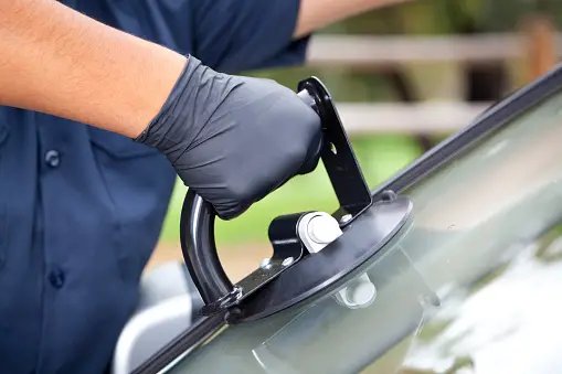 Windshield Repair Glendale CA - Expert Auto Glass Repair & Replacement Services with Valley Mobile Auto Glass